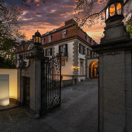 Schlosshotel Berlin Exterior photo The gate of the villa