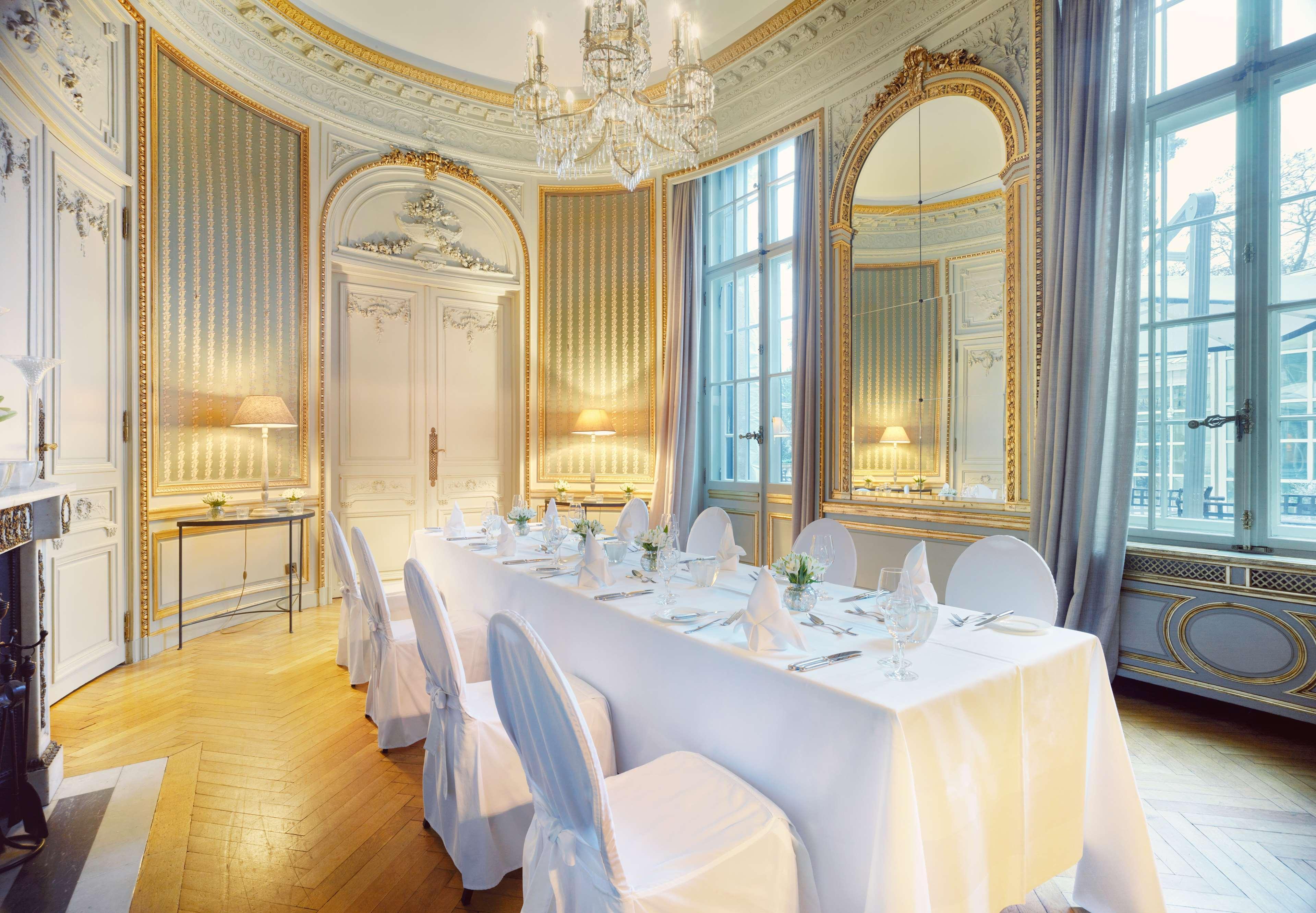 Schlosshotel Berlin Exterior photo The Mirror Room