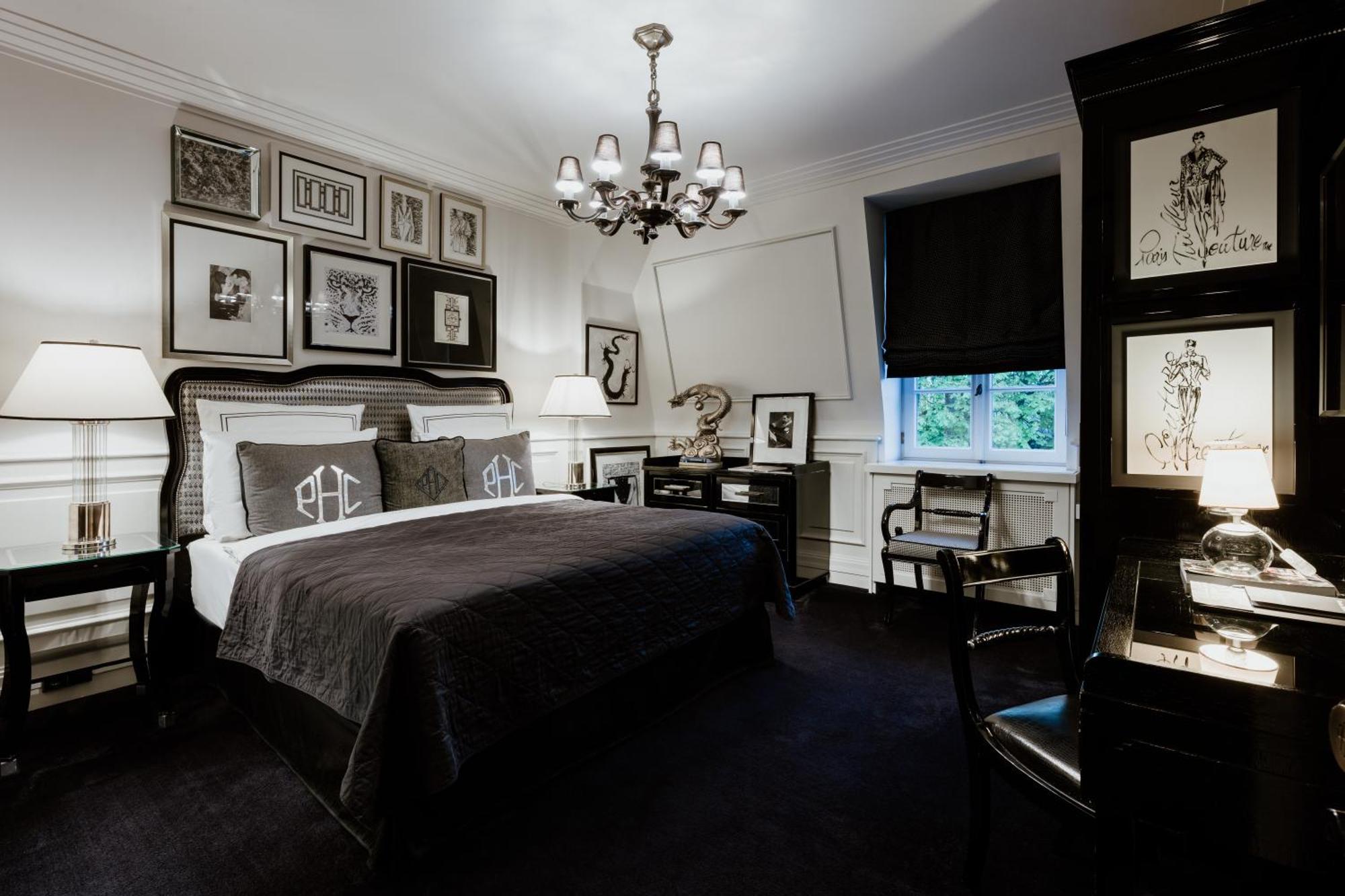Schlosshotel Berlin Exterior photo A bedroom at the hotel