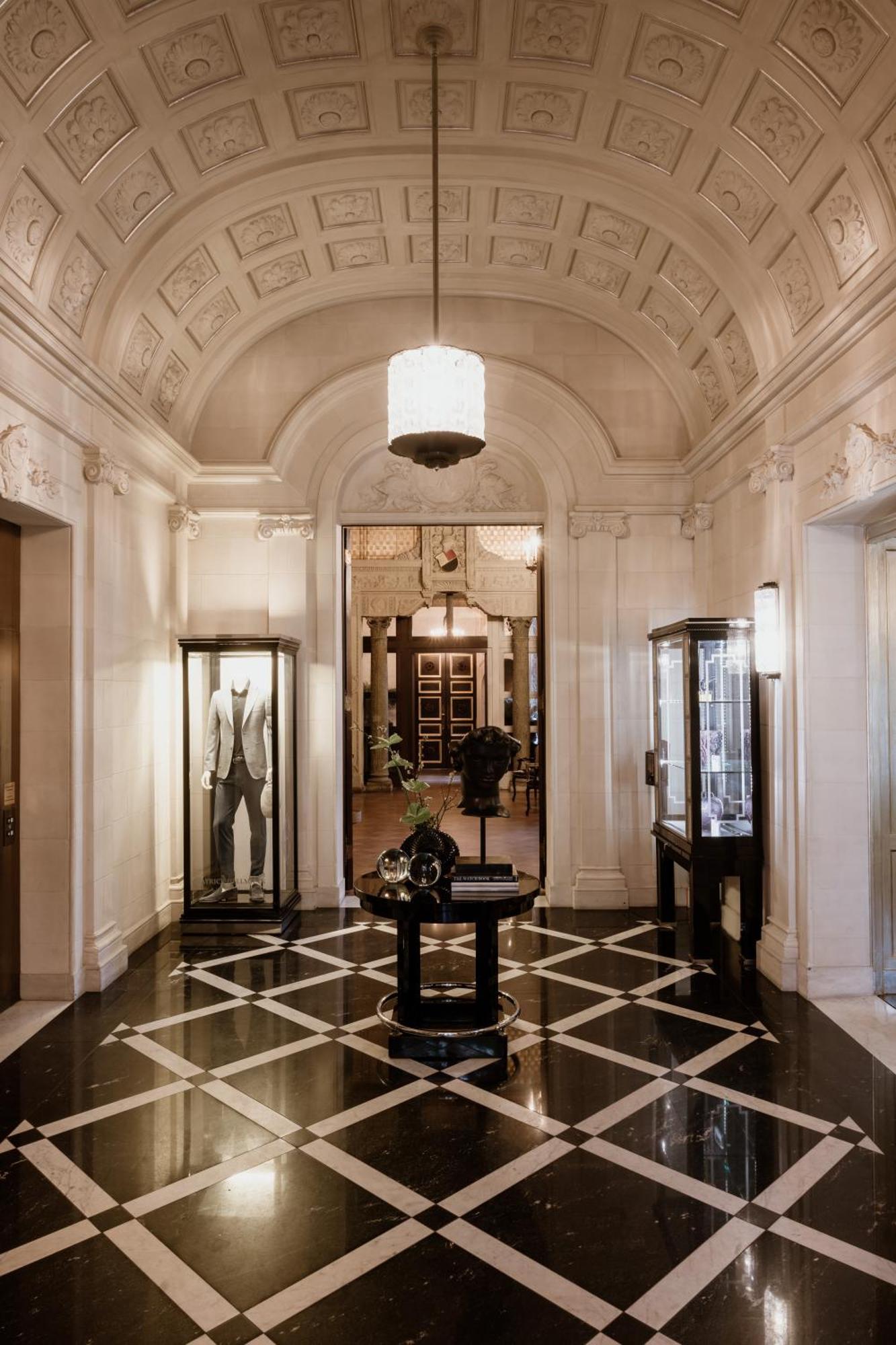 Schlosshotel Berlin Exterior photo Ralph Lauren store in Paris