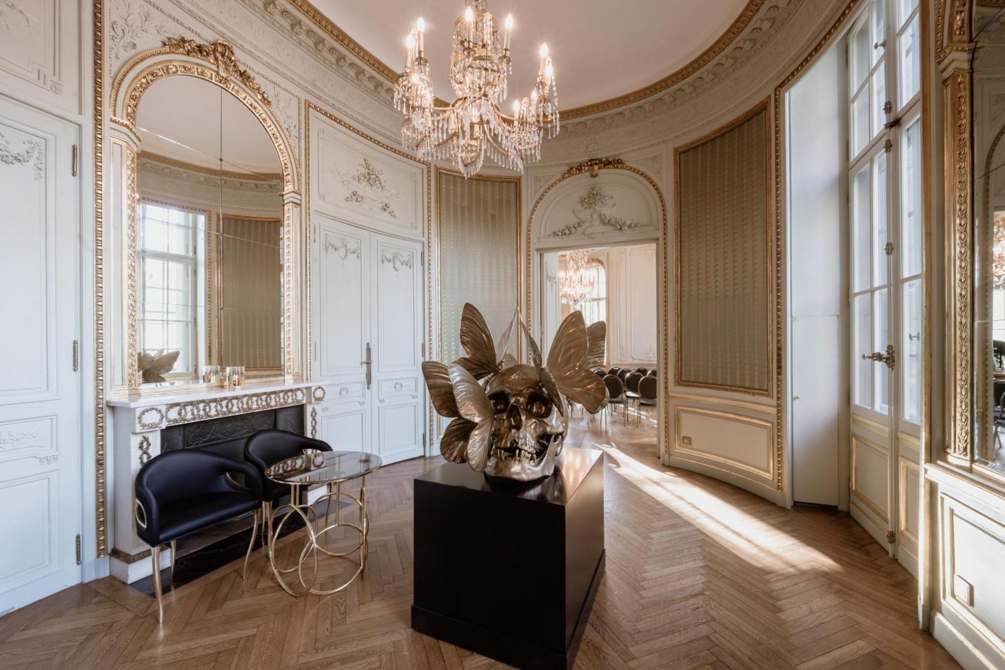 Schlosshotel Berlin Exterior photo The salon of the French Embassy in Berlin