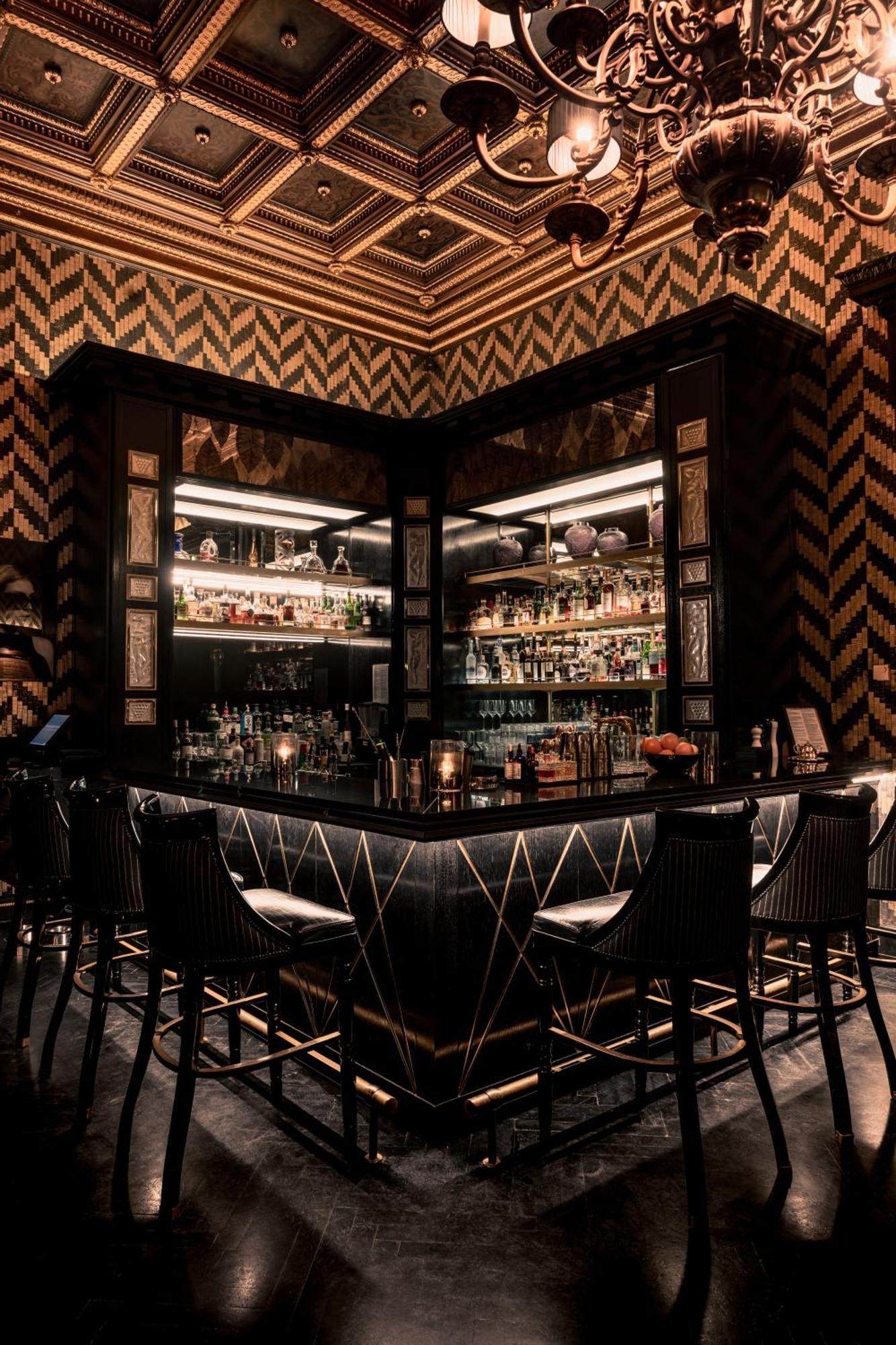 Schlosshotel Berlin Exterior photo The bar at the London Edition
