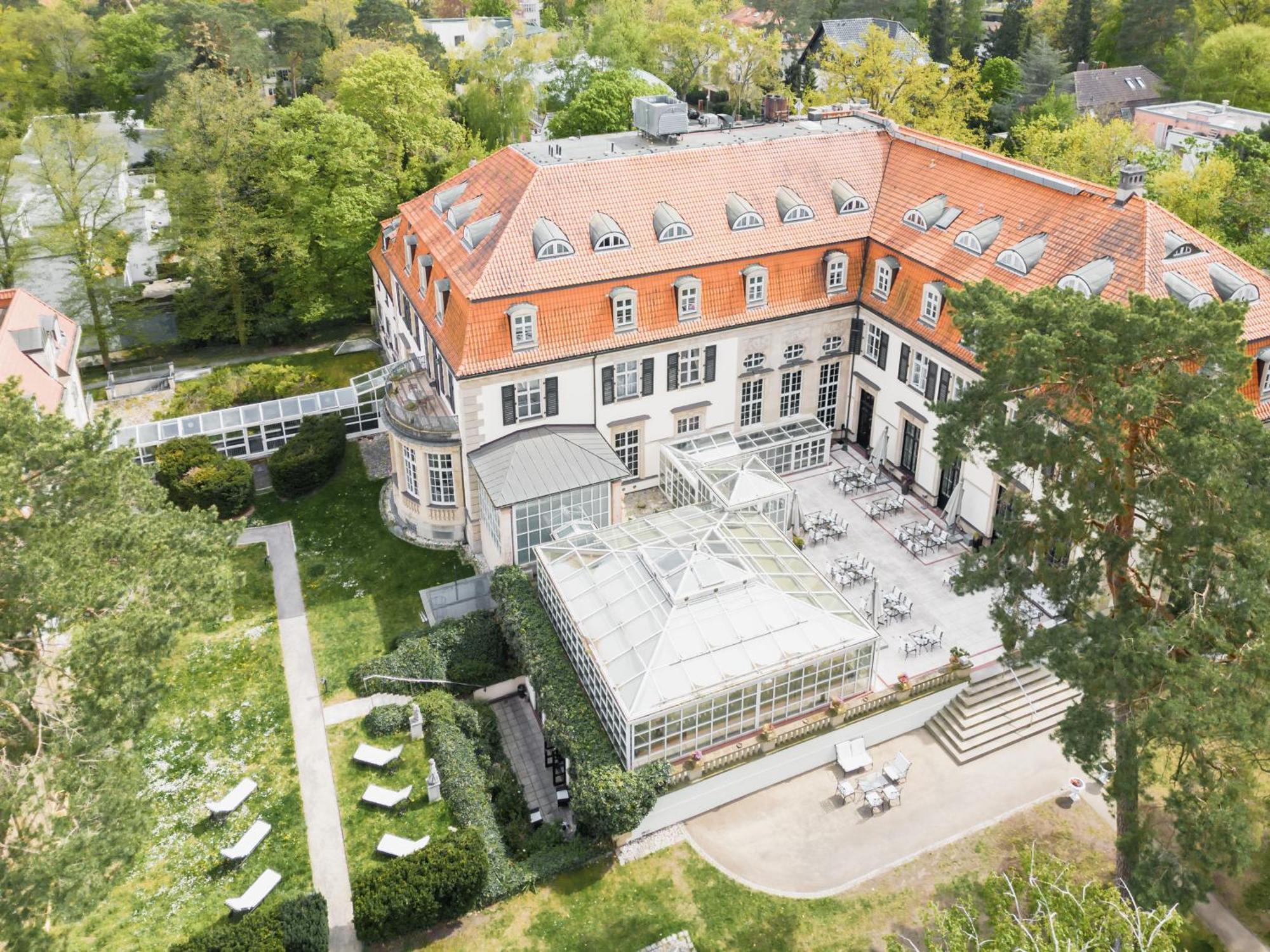 Schlosshotel Berlin Exterior photo Aerial view of the German National Museum of Music